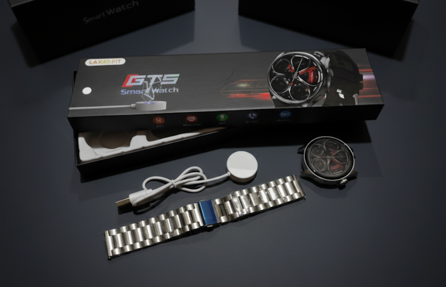 Smartwatch deportivo plata con correa metalica